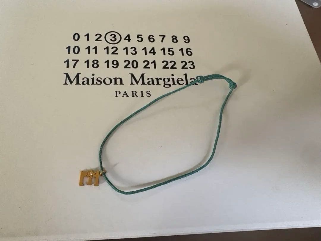 マリーエレーヌドゥタイヤック　コードブレス　イニシャル　E