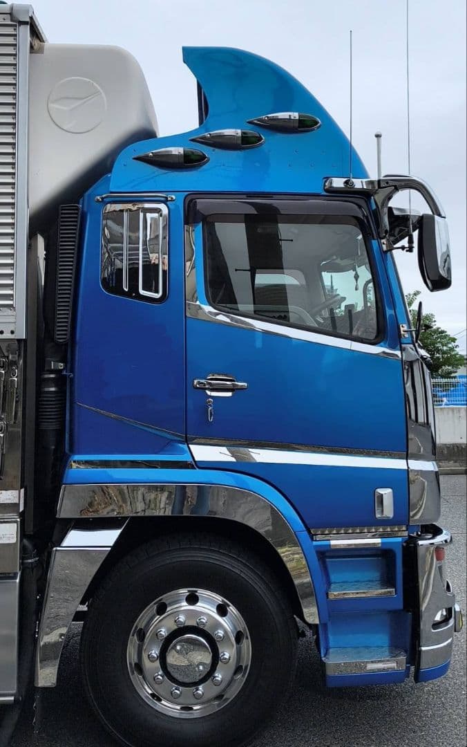 17スーパーグレート等　純正バイザー用　Bピラー鏡面ステンレス　アレンジ