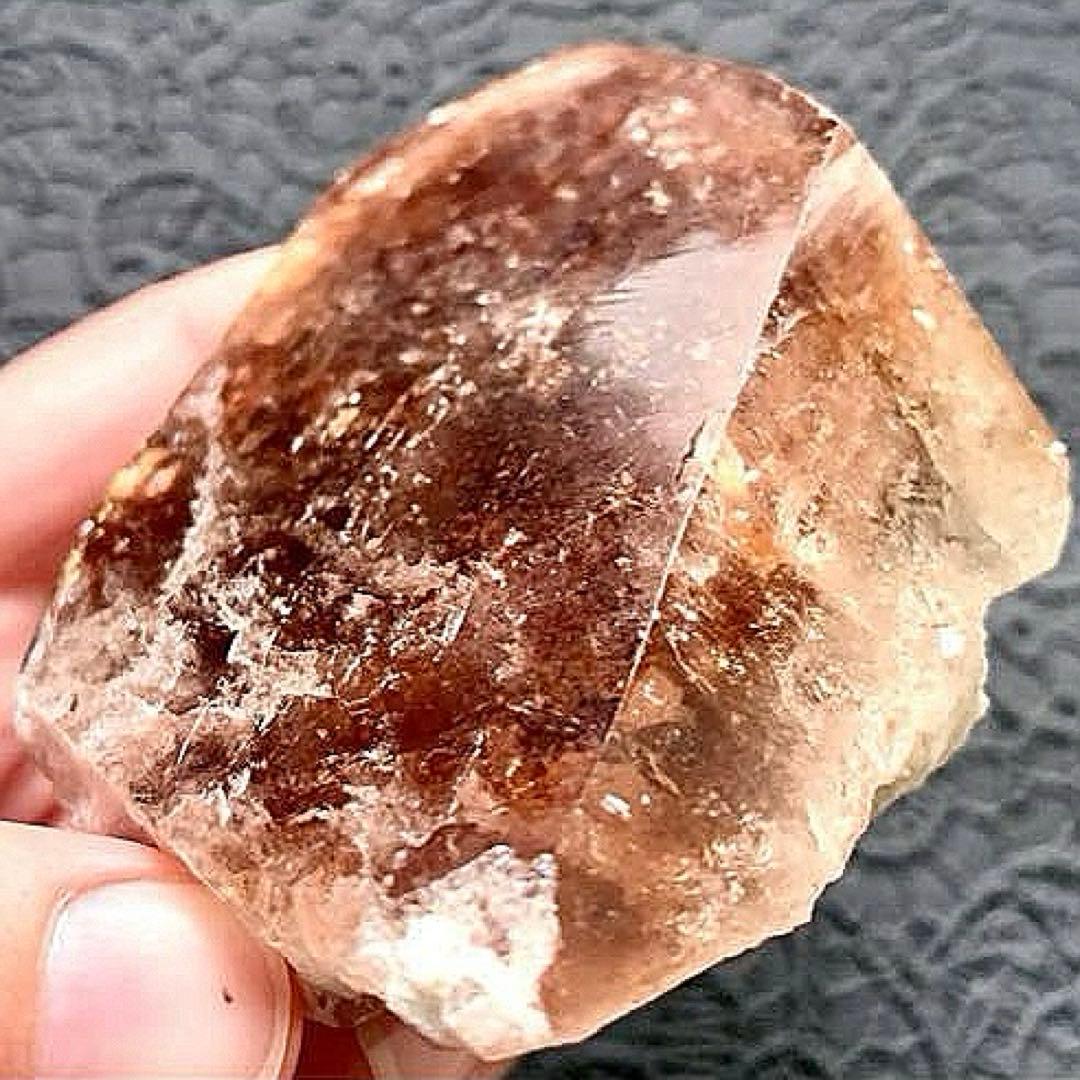 珍品！超巨大トパーズ/スカルドゥ産