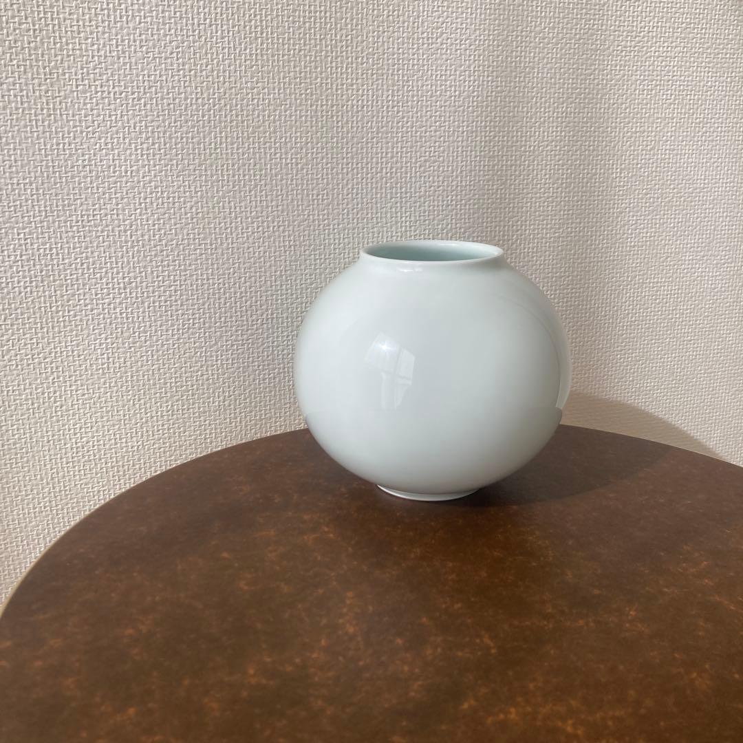 白磁花入　佳秀窯 西山正さんの作品