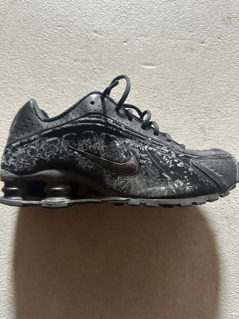 Nike ショックスr4