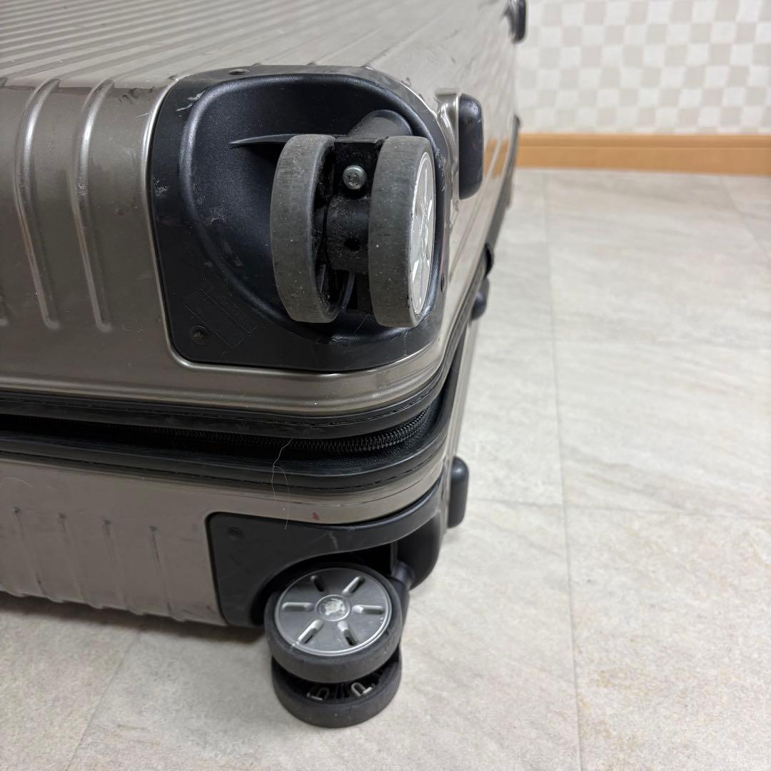 リモワ　サルサ　104L 4輪　プロセコ　TSA キャリーケース　大容量