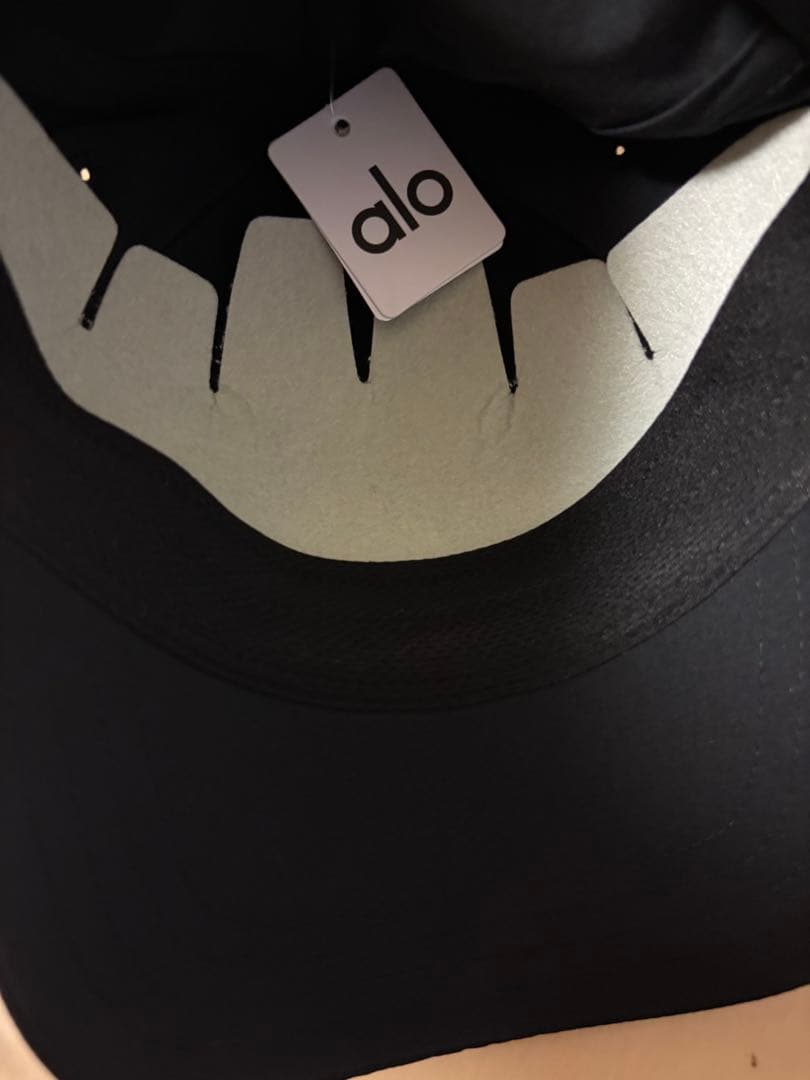 alo ブラック キャップ ショッピングバッグ付き