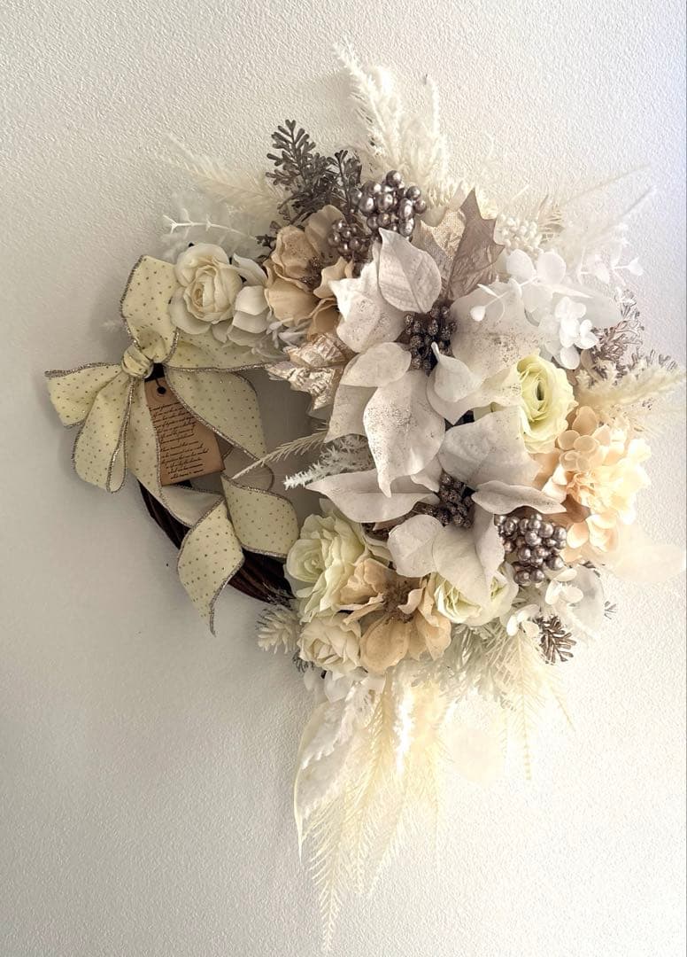 ⭐︎＊まゆフラワーリース＊　玄関リース　クリスマスリース　ホワイト　ゴールド