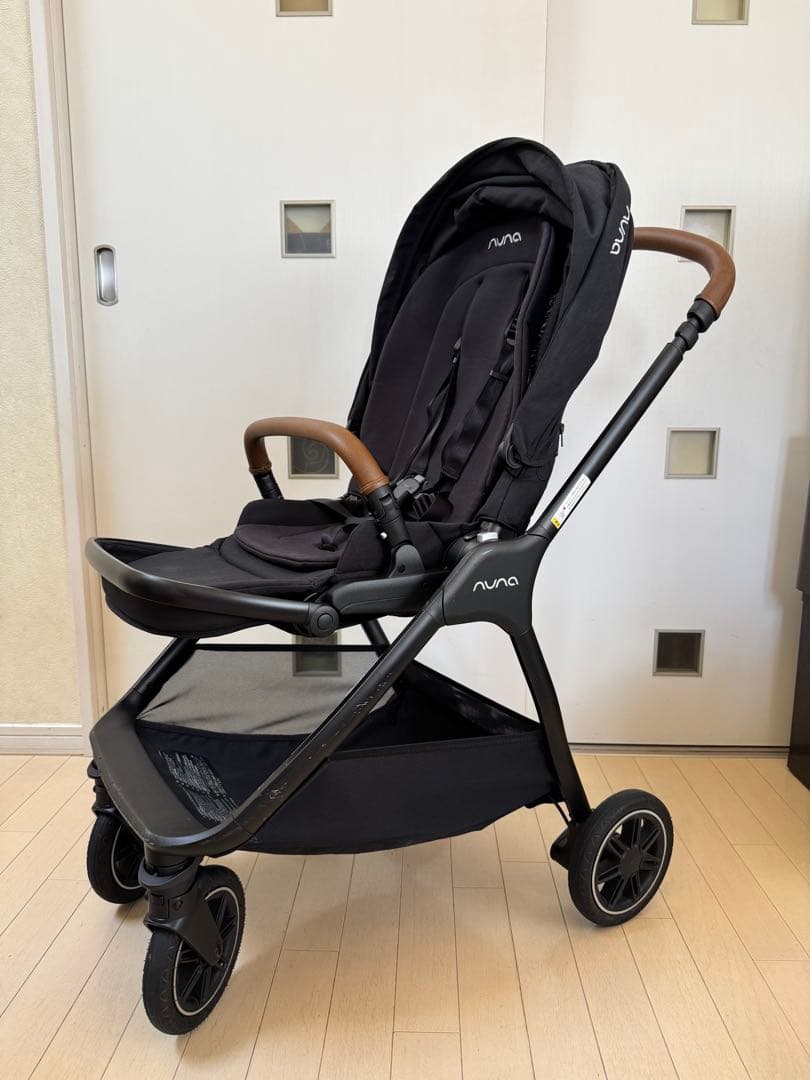 nuna TRIV next ベビーカー ヌナ トリヴネクスト　キャビア（黒）