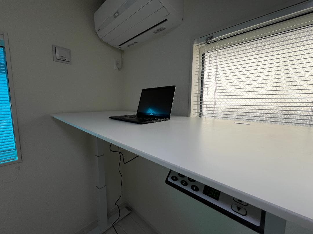 送料込！自動昇降スタンディングデスク 天板150×70cm、高さ65～130cm