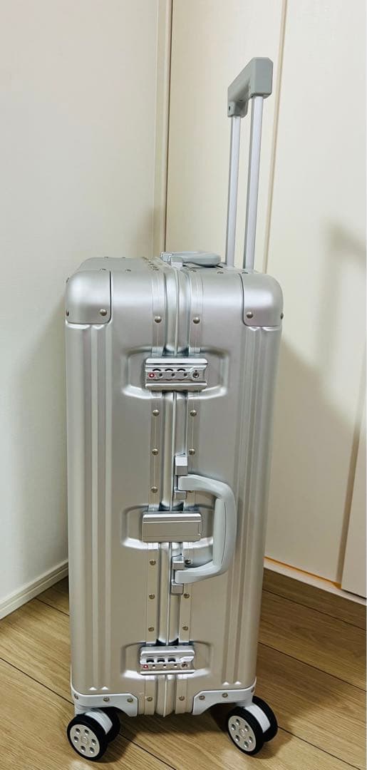 ★新品未使用 メルセデスベンツスーツケース 65L TSAロック付き★