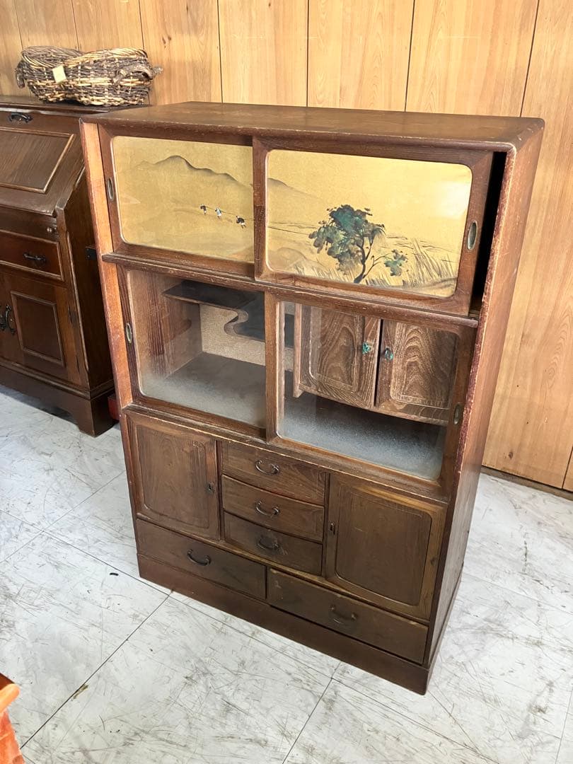 木製箪笥 山水画装飾 4引き出し 3扉　昭和　レトロ　茶箪笥
