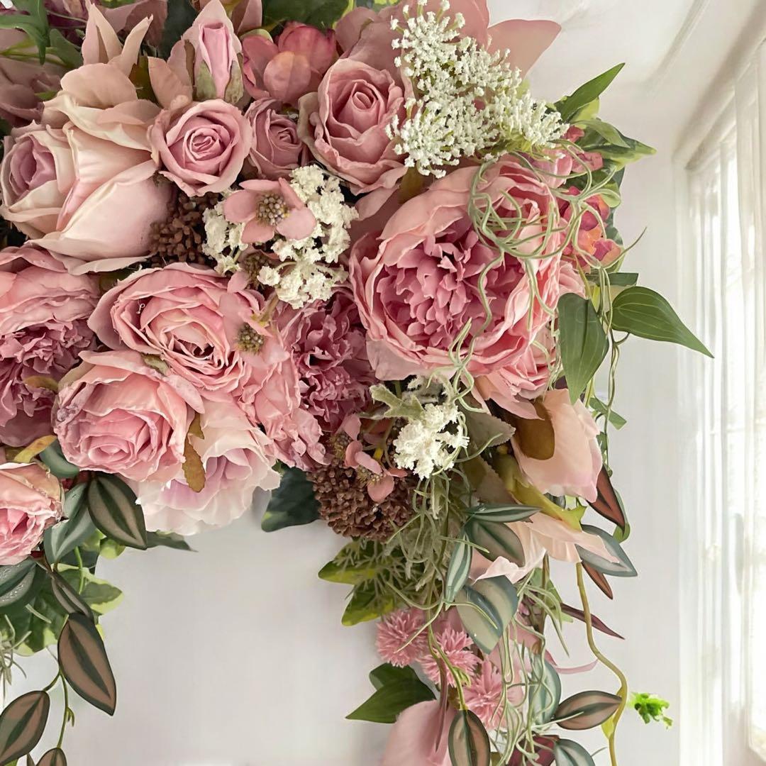 ロココ調ピンクローズのアーチ型特大リース〈光触媒・1点もの〉薔薇のリース