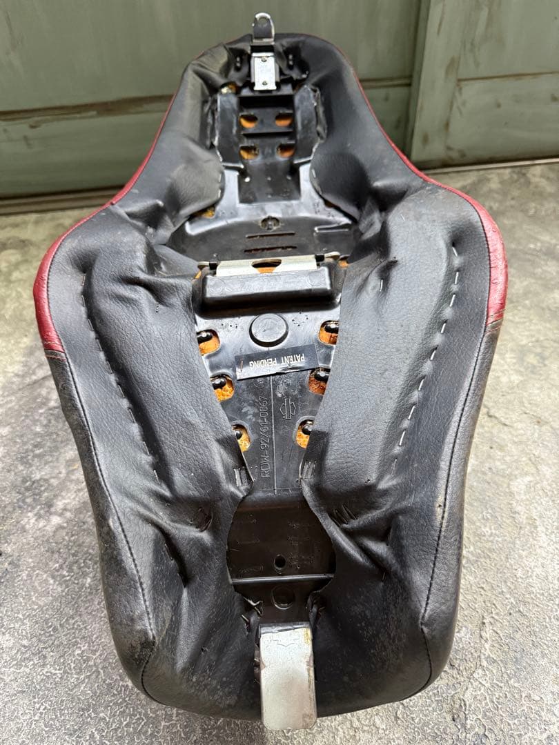 ハーレースポーツスター04年以降シート