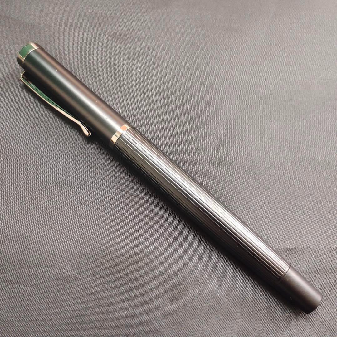 @ブラック ストライプデザイン 万年筆