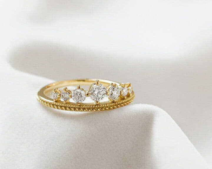 K18ホワイトゴールド　ティアラ　ダイヤモンドリング メザンジュ 銀座リム