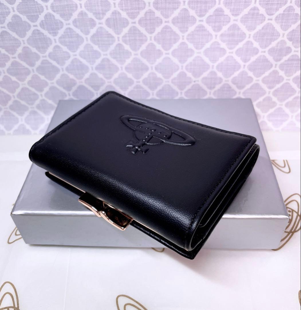 【素敵✨️ショッパー付】新品 ヴィヴィアン・ウエストウッド 三折財布 スムース黒