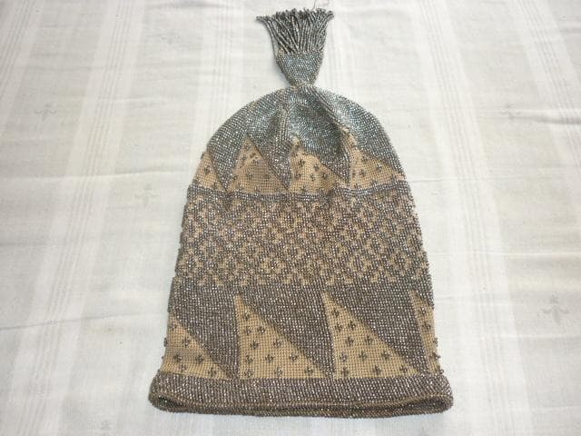 仏製 1750年頃 当時25万◆銀製ビーズとシルクで編み上げカバー 重量300ｇ