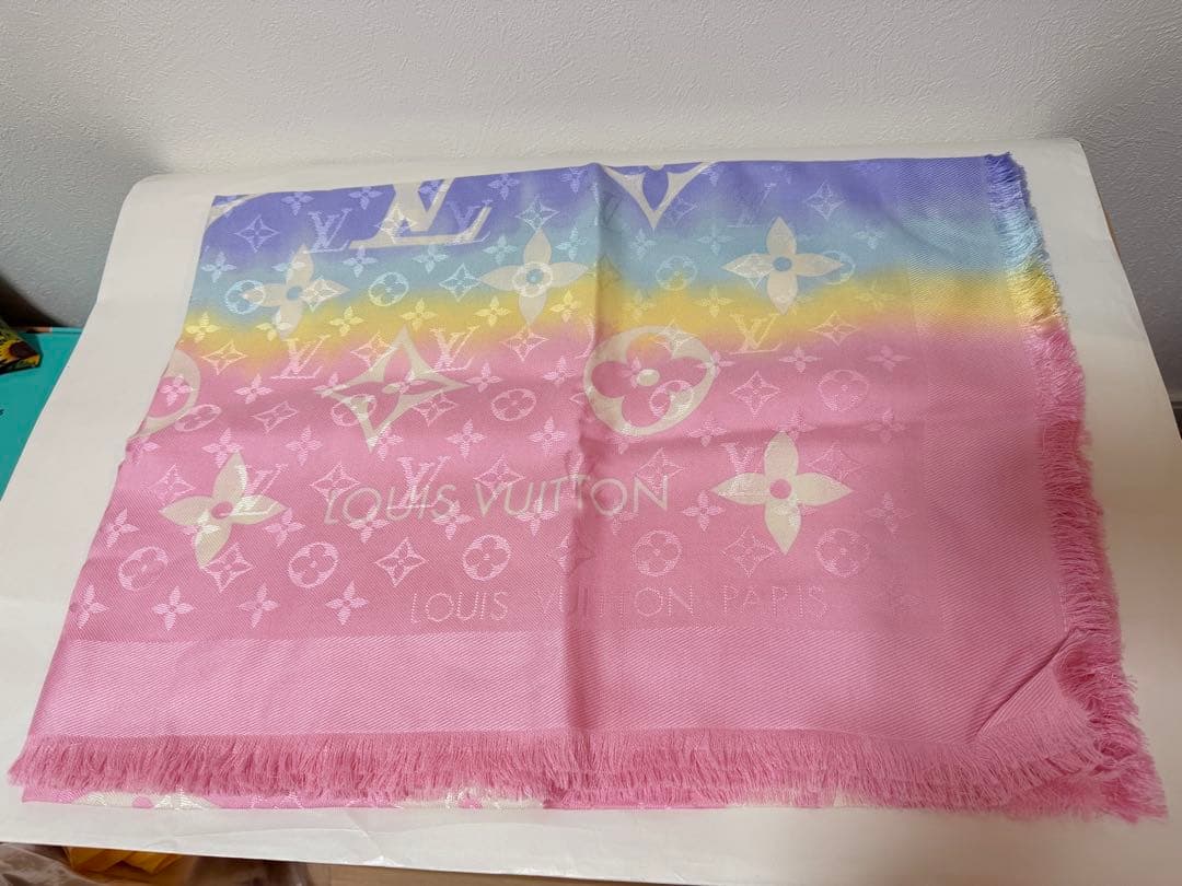 LOUIS VUITTON ピンク グラデーション ストール