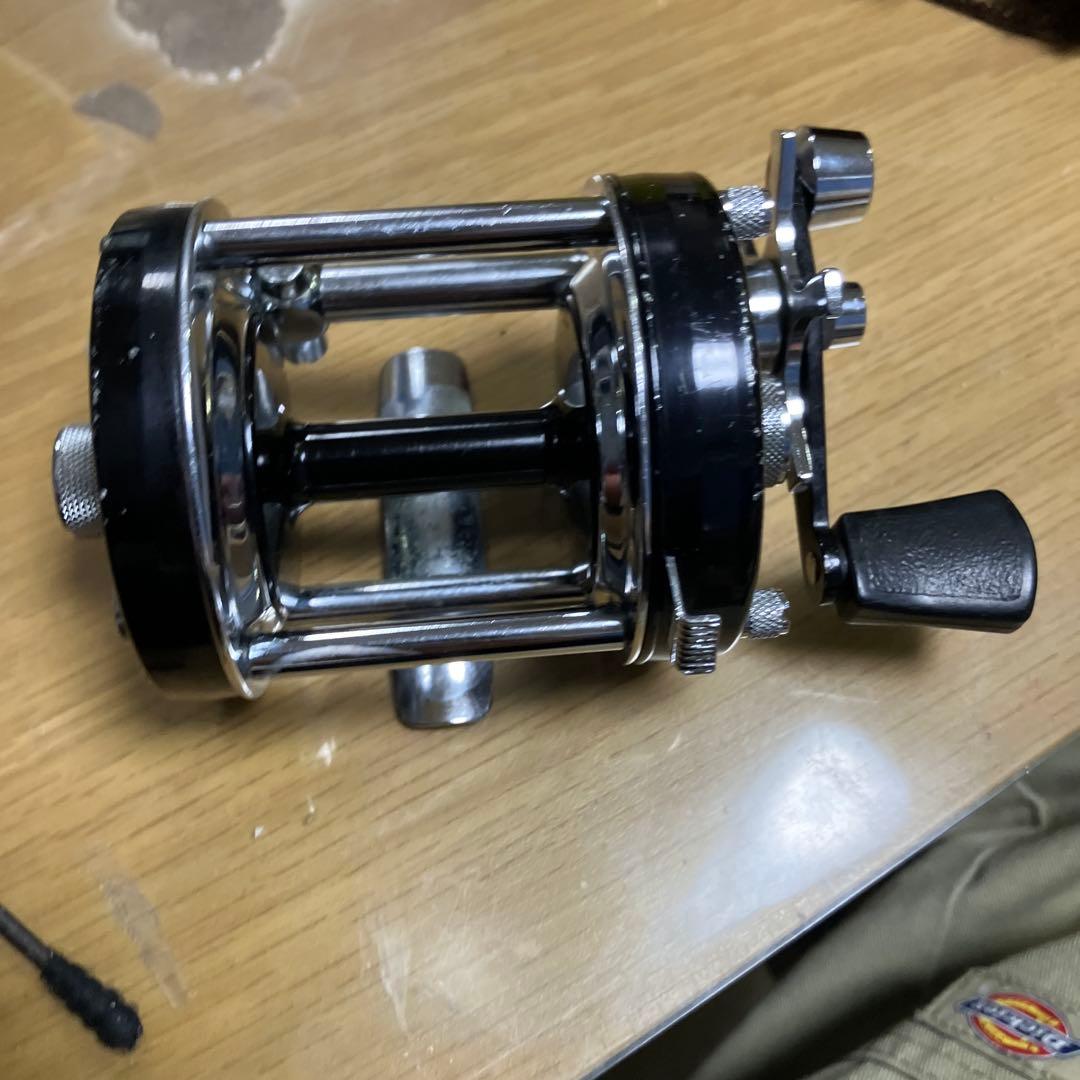 ベイトリール ブラック/シルバー