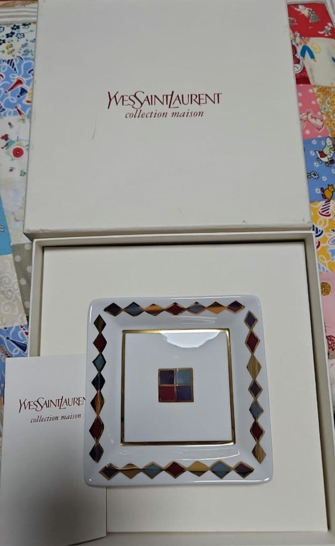 イヴサンローラン　スクエアトレイ