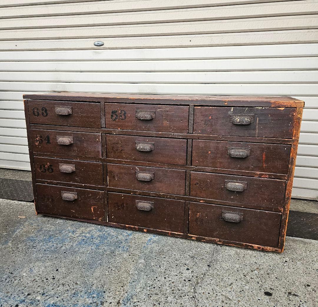 ヴィンテージ 古い木の抽斗 12杯 チェスト 古家具 箪笥 木製 アンティーク