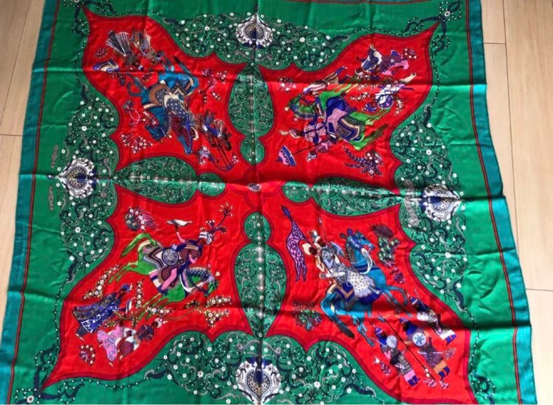 クリスマスにHERMES カレジェアン140ペルシャの詩　人気柄