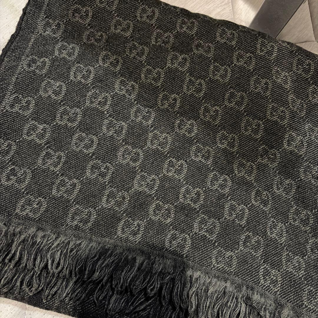 GUCCIマフラー　ブラック