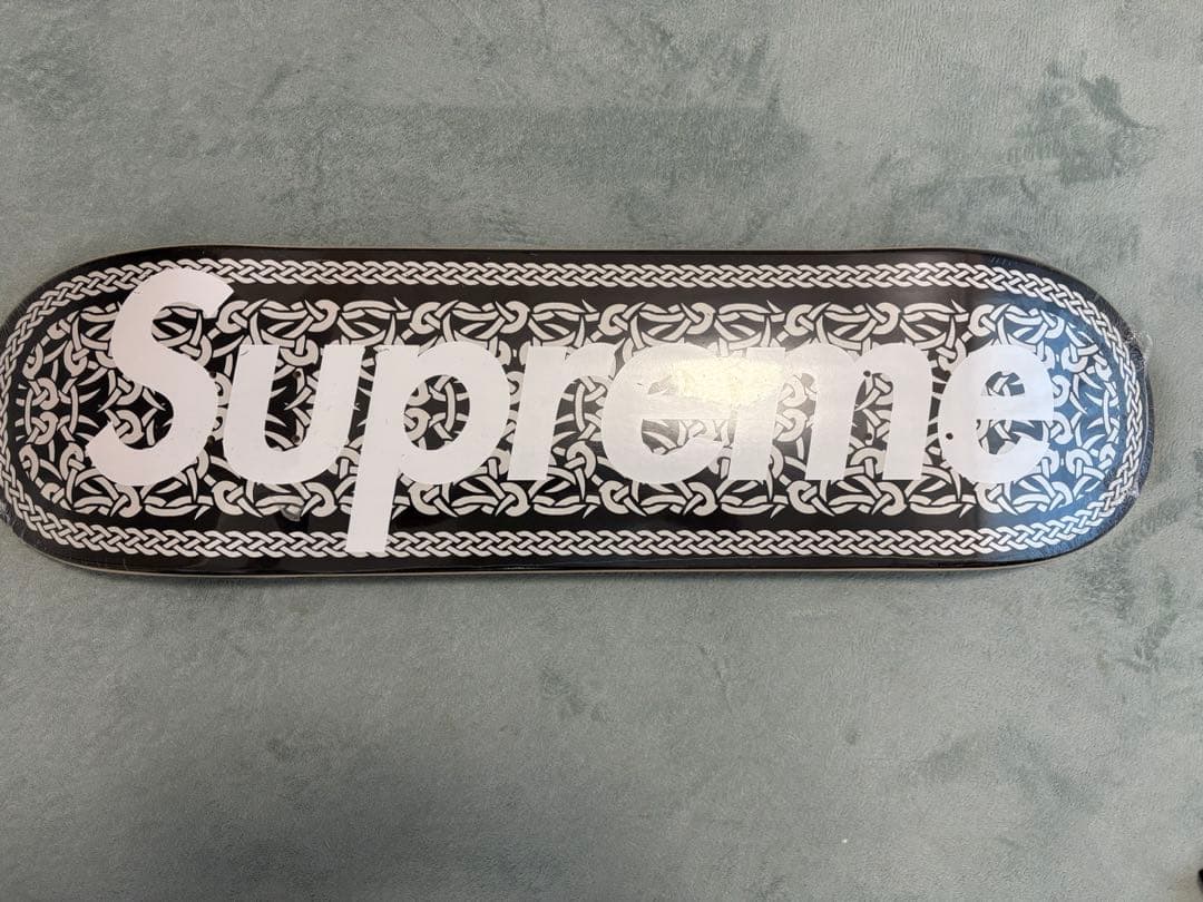 supreme Celtic Knot Skateboard 8.5インチ