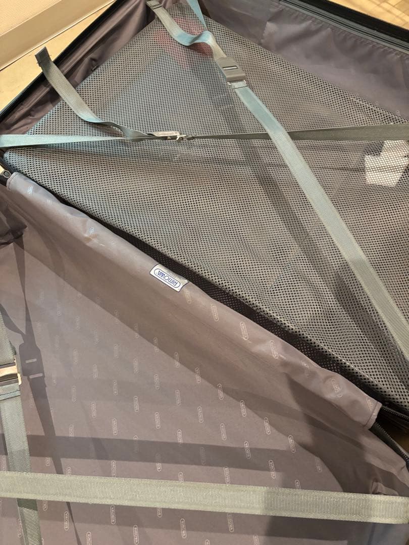 RIMOWA ブラック キャリーケース 63L4ウィール