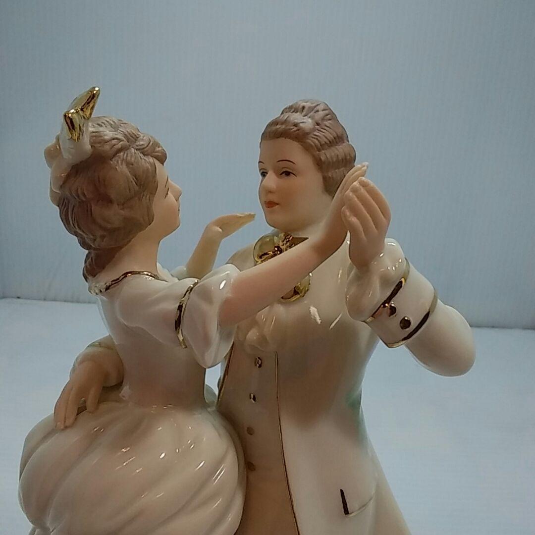 ９４ 23cm　大きくて　飾ると目立つ　オルゴール　踊る人形