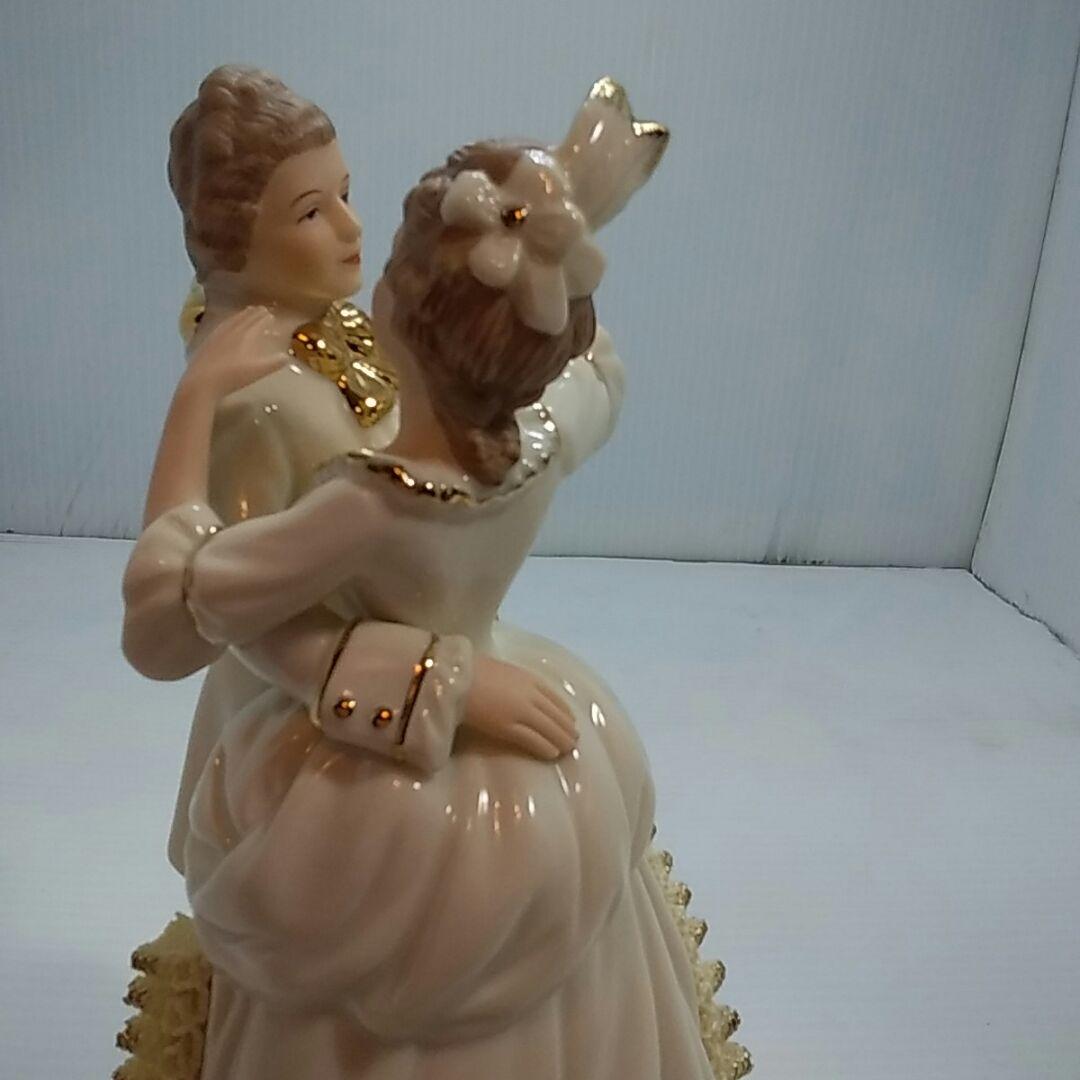 ９４ 23cm　大きくて　飾ると目立つ　オルゴール　踊る人形