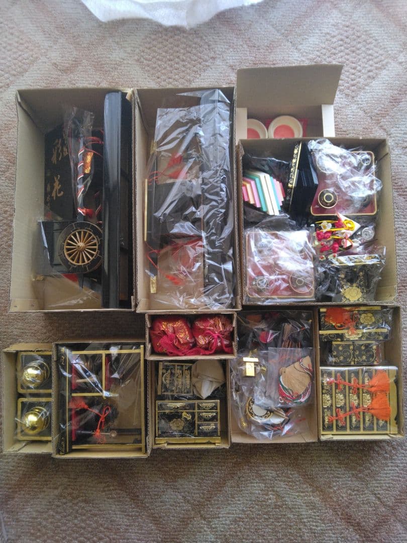 新品未使用　特撰　御雛道具　4号　箔押唐草　セット