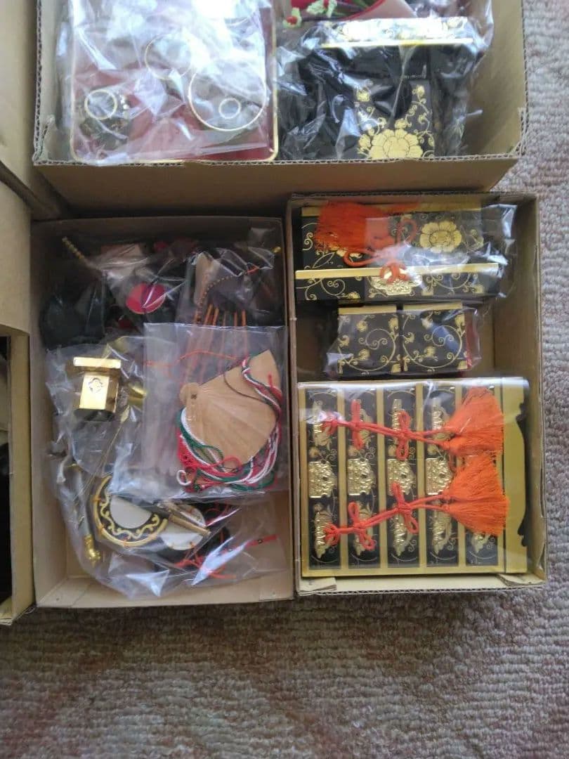 新品未使用　特撰　御雛道具　4号　箔押唐草　セット