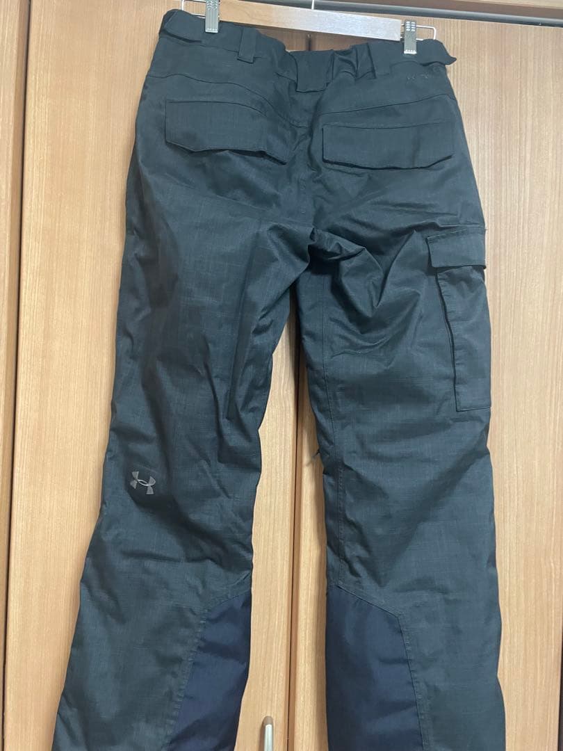 美品 アンダーアーマー　コールドギア スノボパンツ 170/78