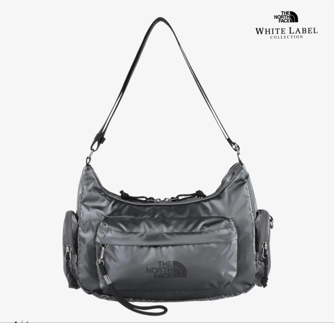韓国　korea ノースフェイス　ホワイトレーベル　ボディーバッグ　シルバー