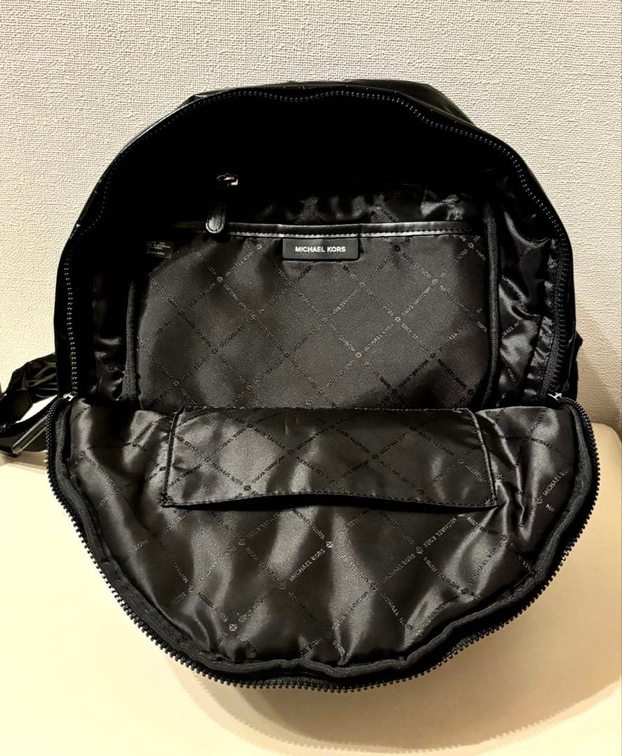 MICHAEL KORS マイケルコース リュック 黒 内綿入り 光沢感 保証書
