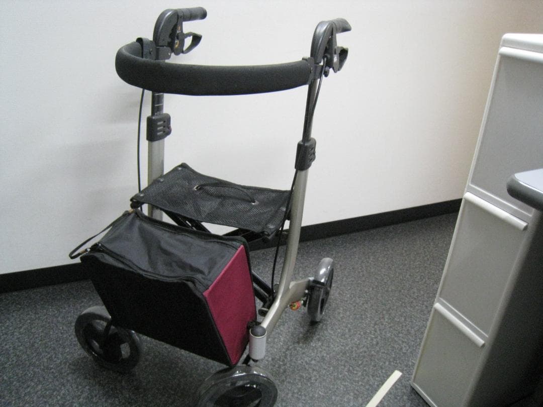 介護用品 歩行車 リトルターン ハイタイプ アロン化成 安寿 リハビリ ③