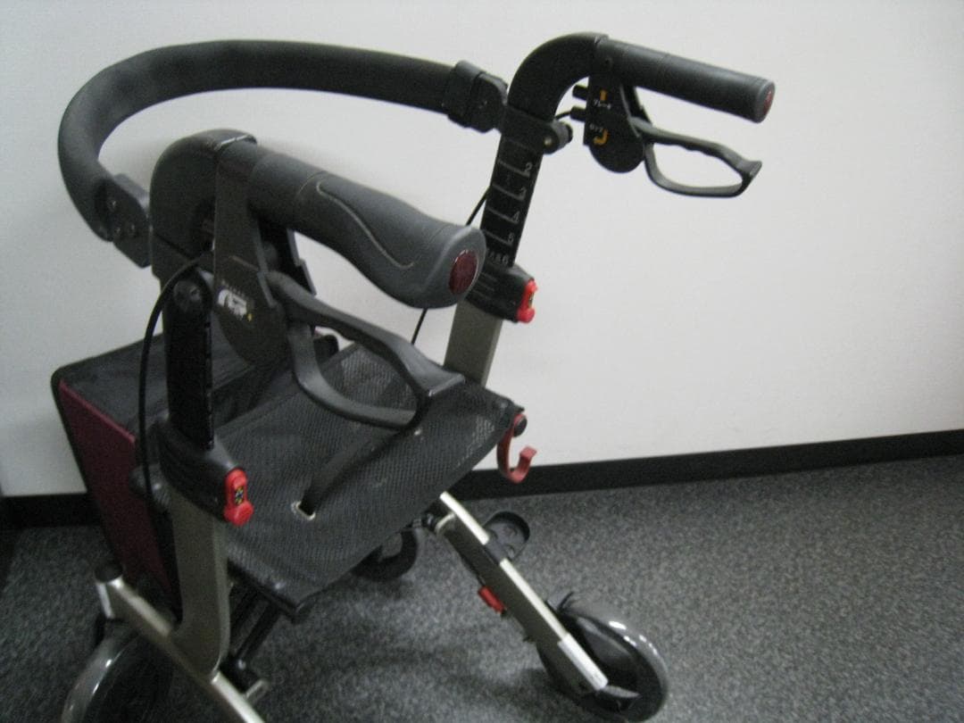 介護用品 歩行車 リトルターン ハイタイプ アロン化成 安寿 リハビリ ③