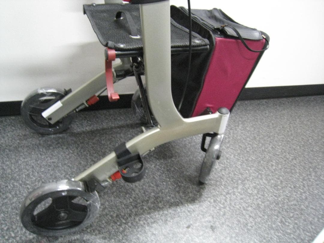 介護用品 歩行車 リトルターン ハイタイプ アロン化成 安寿 リハビリ ③