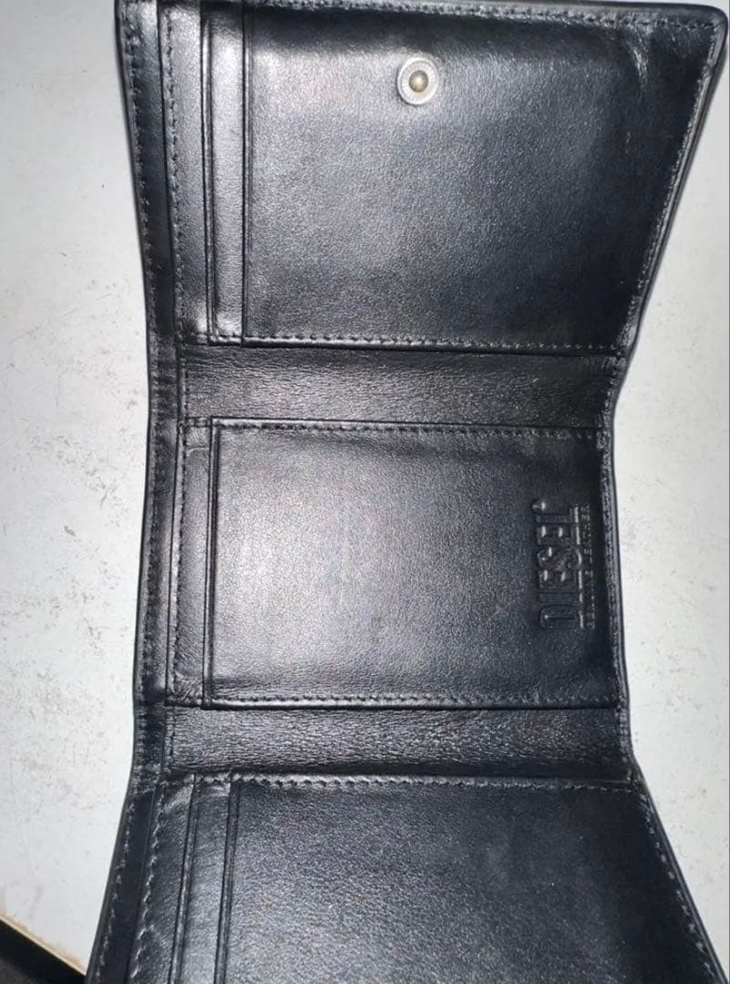 DIESEL ブラック 二つ折り財布　お値下