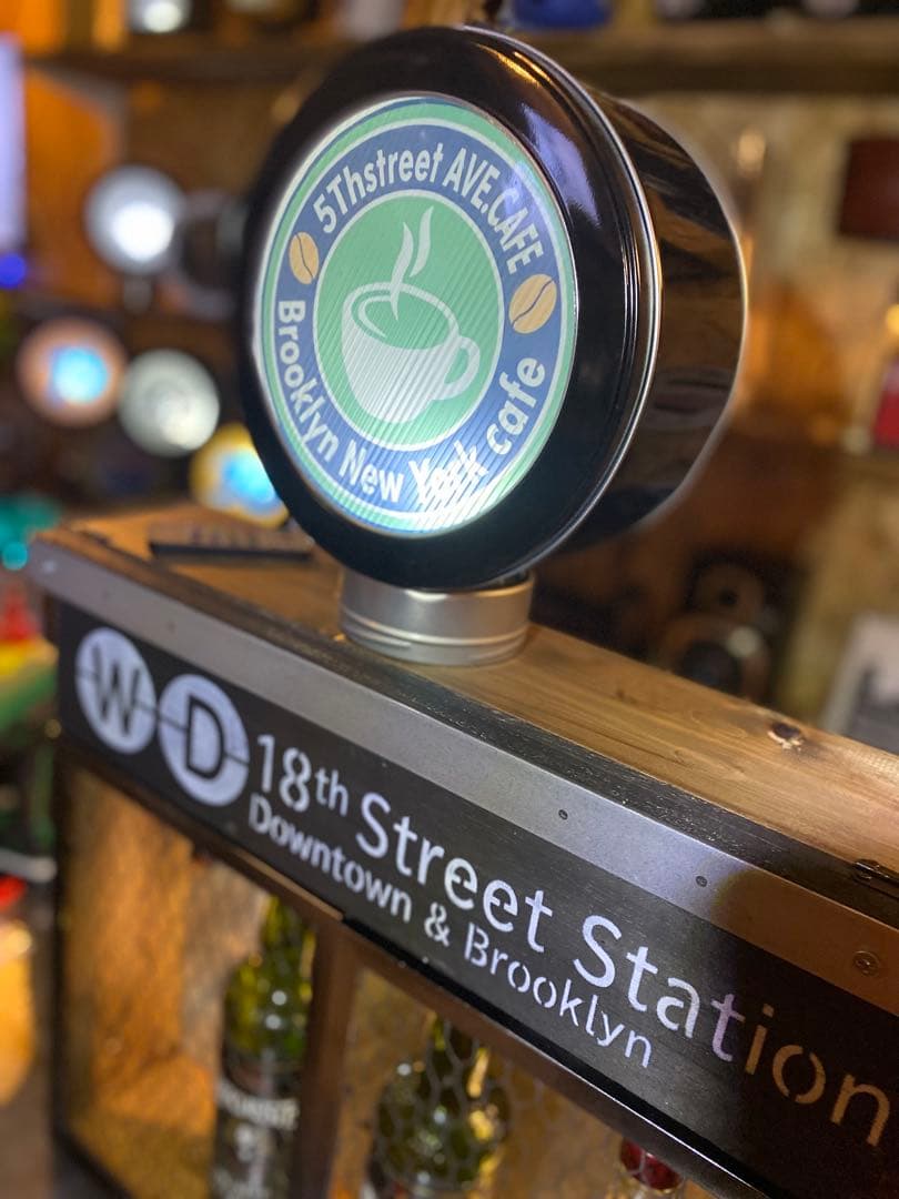 照明付き棚　カフェ　ブルックリン　アメリカン