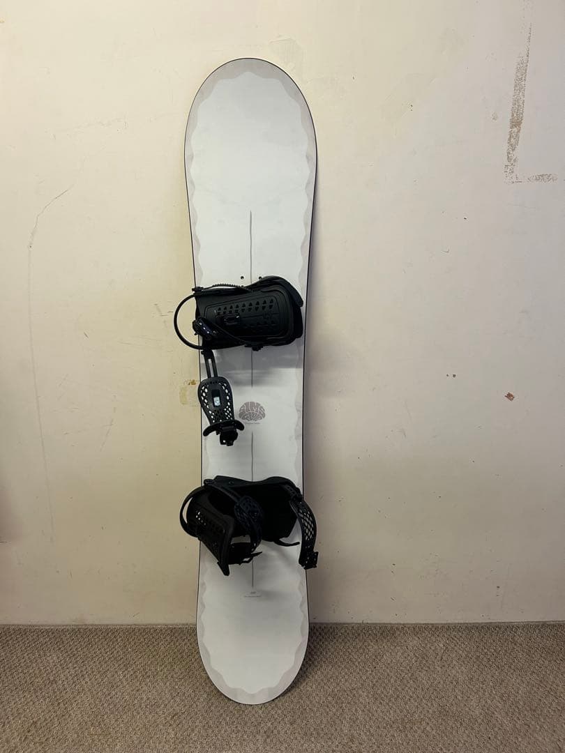 SIMSスノーボード 板だけの販売になります 希望あればUnionバイン付きます