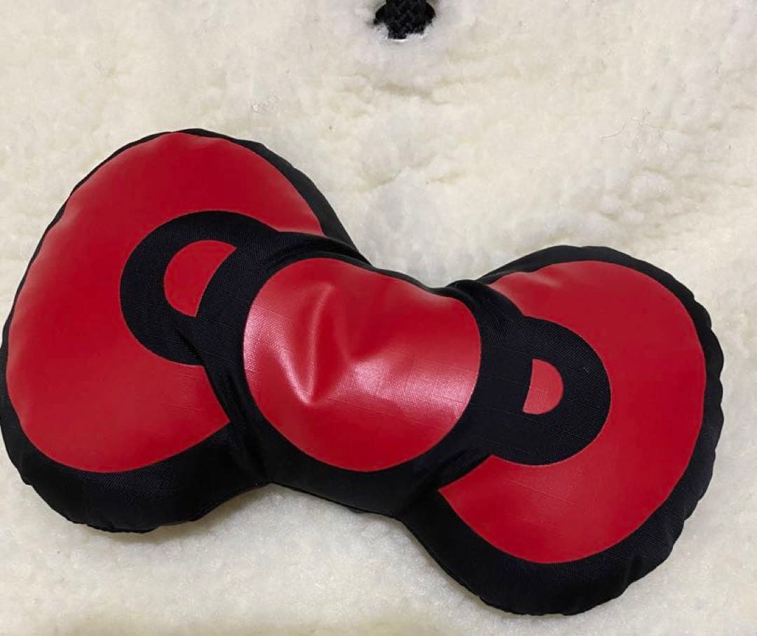 未使用　LeSportsac Hello Kittyコラボ　ボア　バッグ