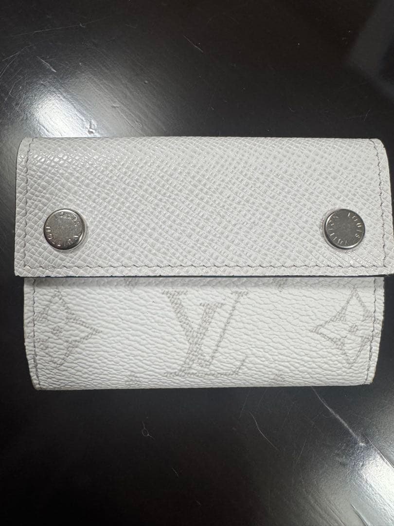 LOUIS VUITTON タイガラマ ディスカバリー コンパクトウォレット