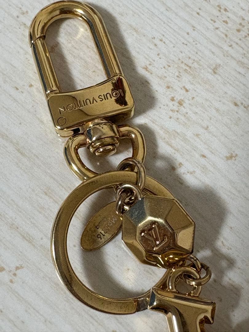 ルイヴィトン キーホルダー・LV ファセット