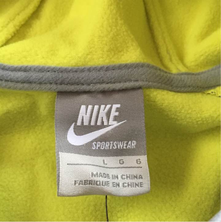 NIKEフルジップパーカー