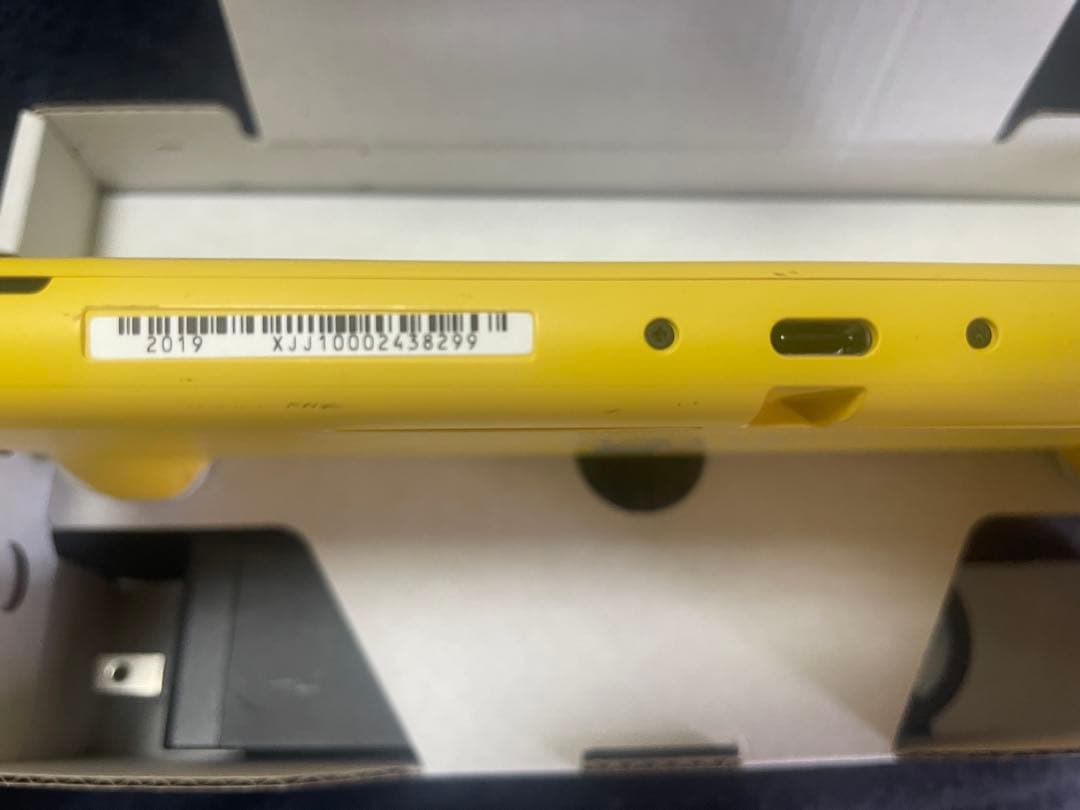 Switchライト 黄色 ケース、SDカード付き