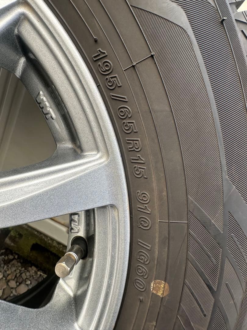 ヨコハマ スタッドレスタイヤ 15インチ 4本セット　195/65R15