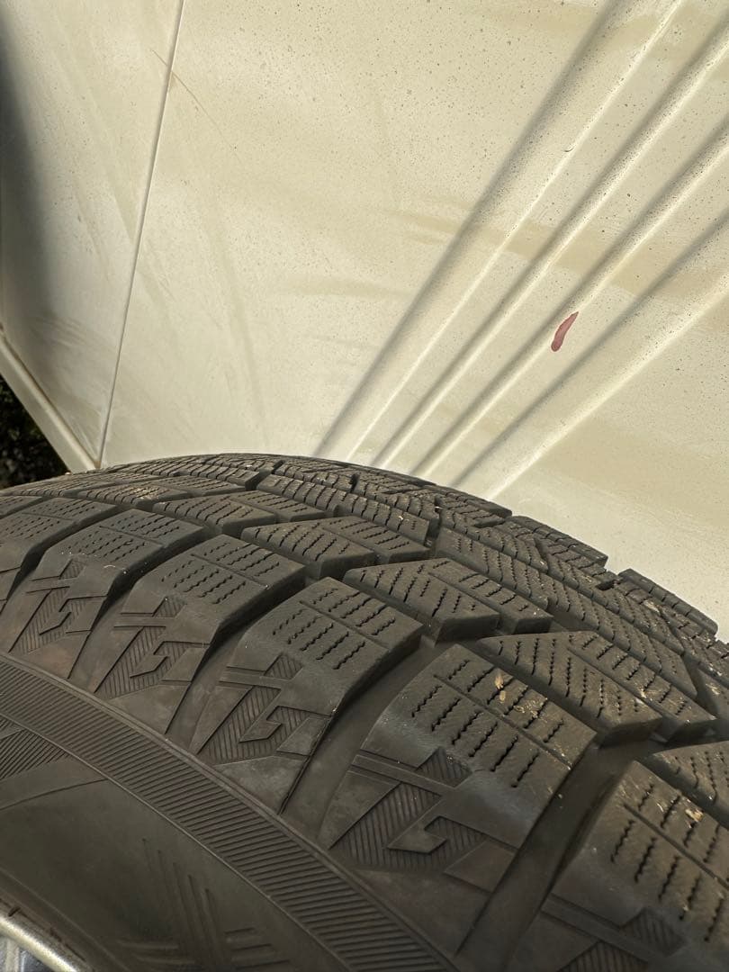ヨコハマ スタッドレスタイヤ 15インチ 4本セット　195/65R15