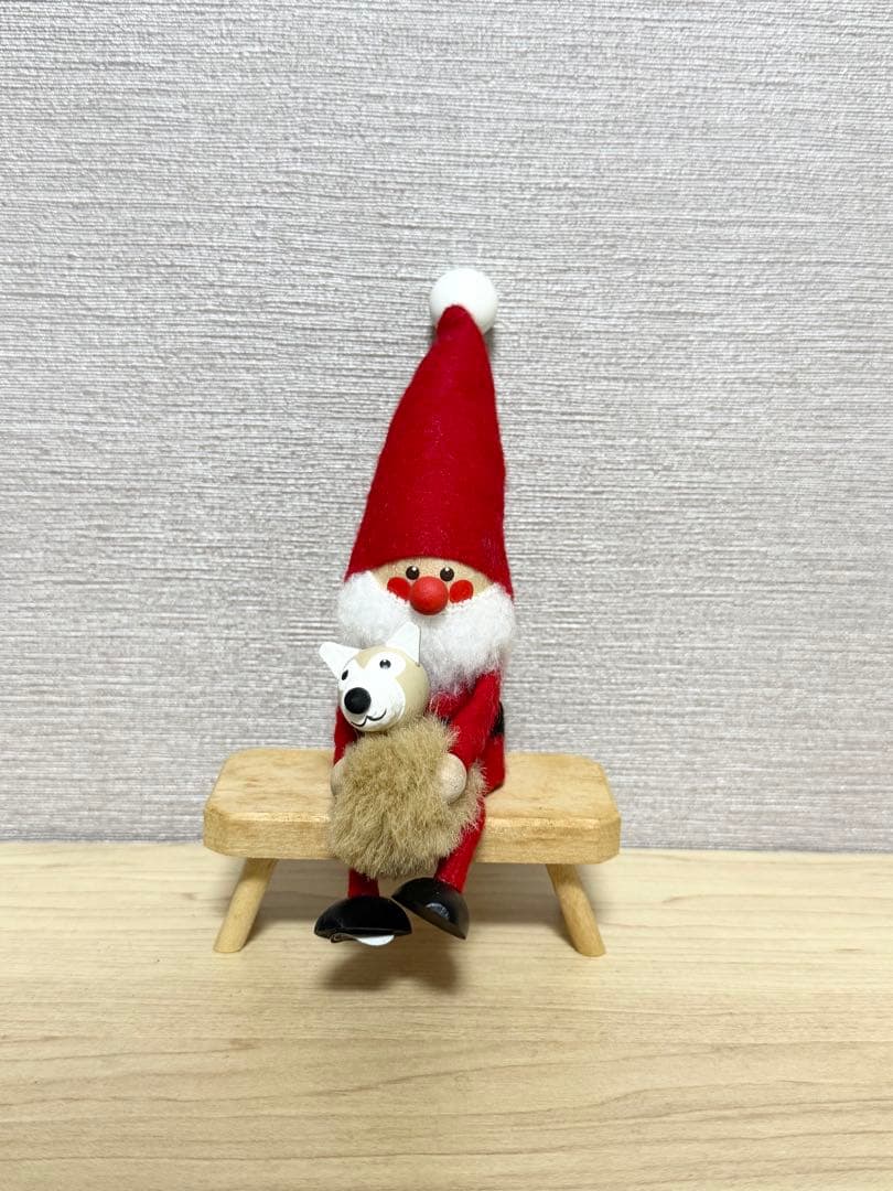 ノルディカニッセ 犬を抱えたサンタ