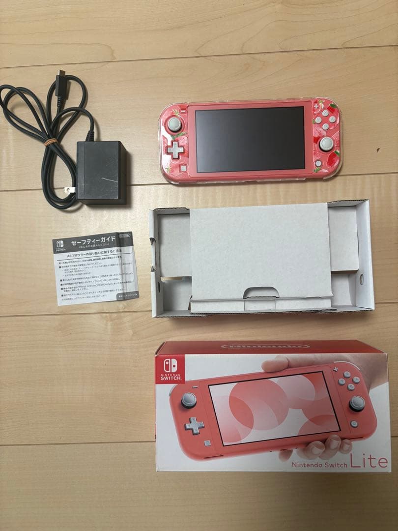yuchan専用　Nintendo Switch Lite コーラルピンク