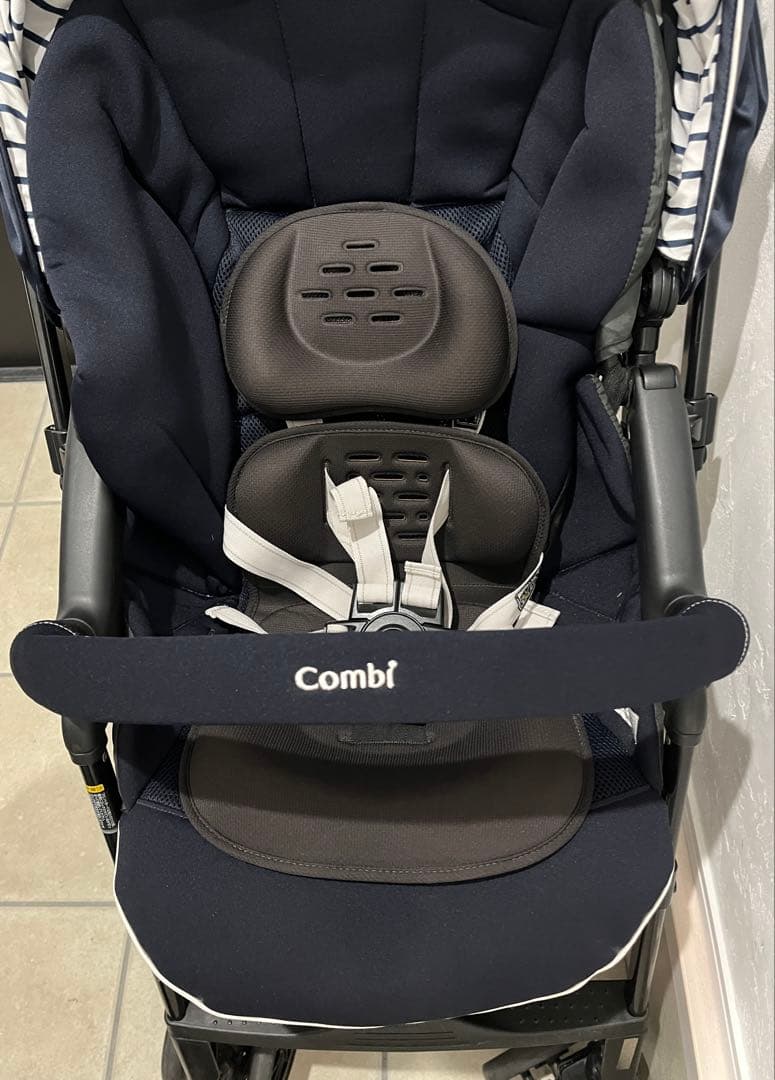 メチャカル　コンビ　ベビーカー　軽量ベビーカー　両対面式　軽量　アップリカ　ヌナ