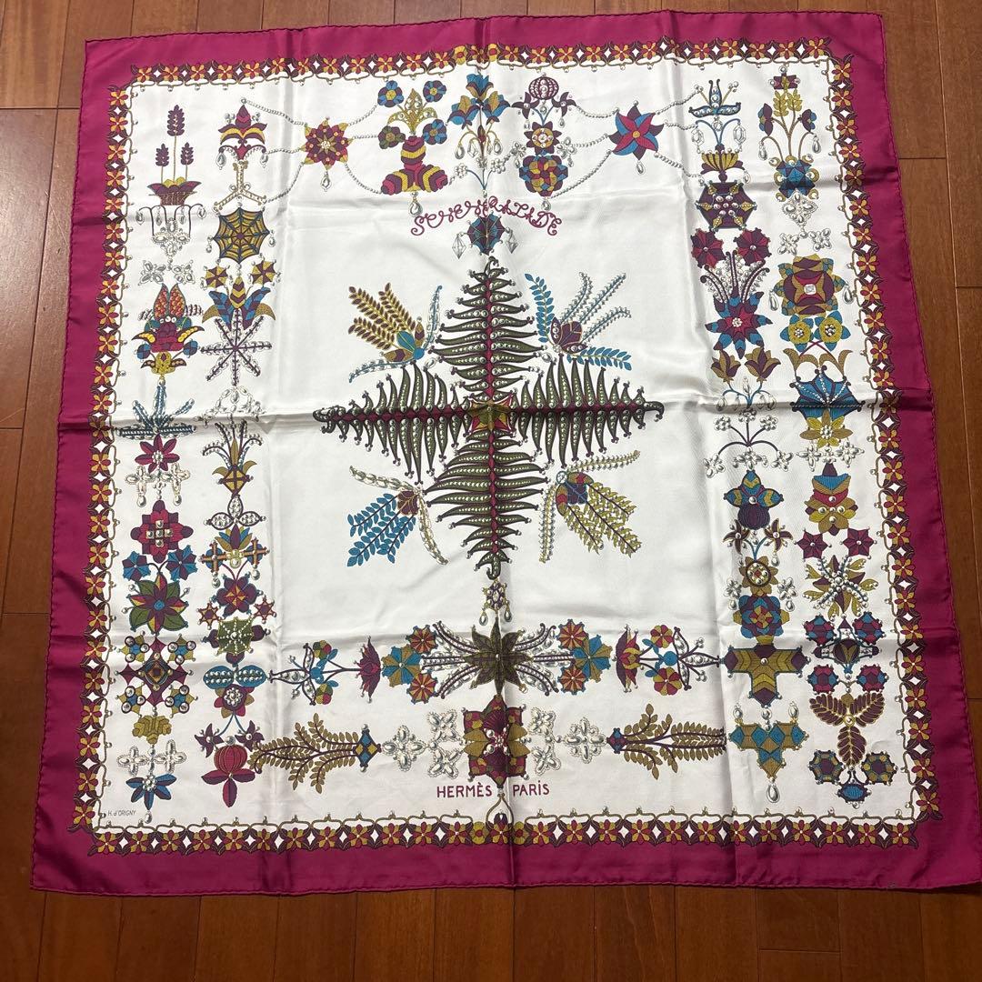エルメス 花柄 シルクスカーフ